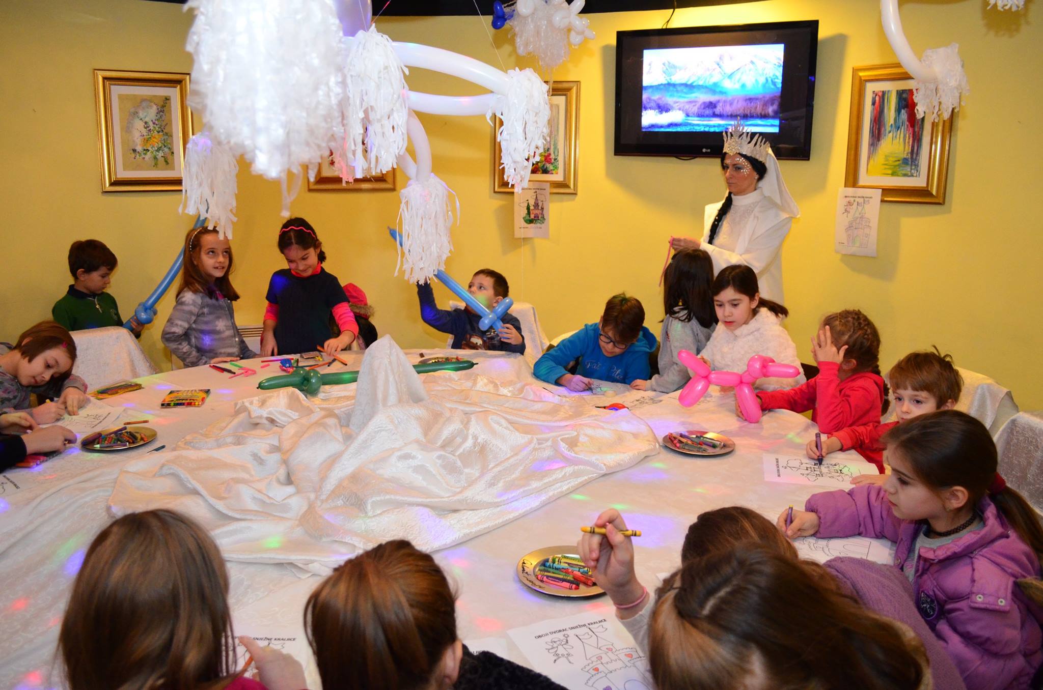 radovi mališana na temu Snježne kraljice