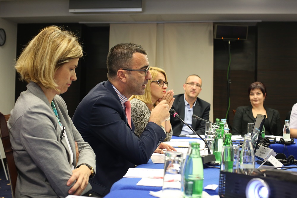 Podmićivanje široko rasprostranjeno, suštinski problem politička korupcija