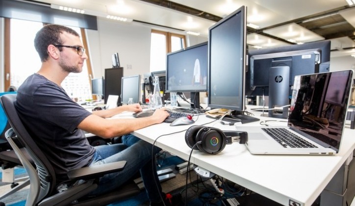 Prosječna plata je 10.000 dolara