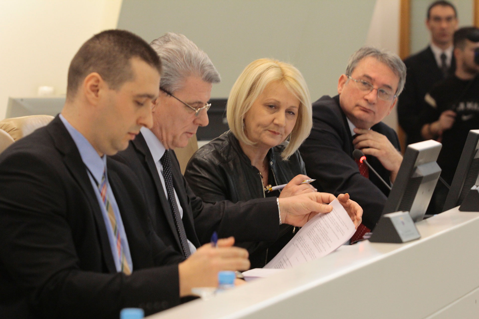 Dva auta plaćena 180.000 KM