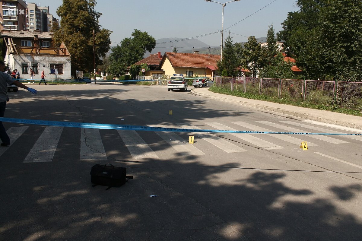 Pucnjava ispred osnovne škole u Zenici