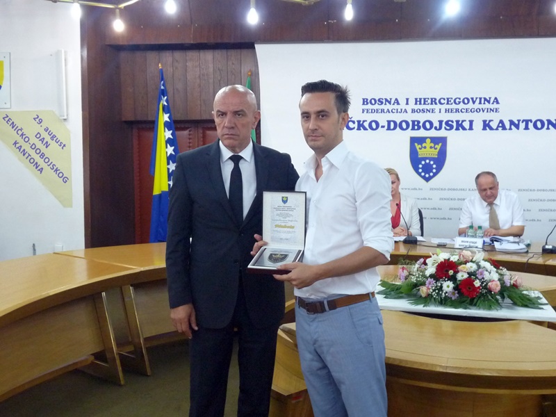 Skupština potvrdila Odluku o dodjeli Plakete ZDK rahmetli Husejinu Smajloviću