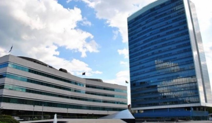 Trećinu kredita troše na plate činovnicima