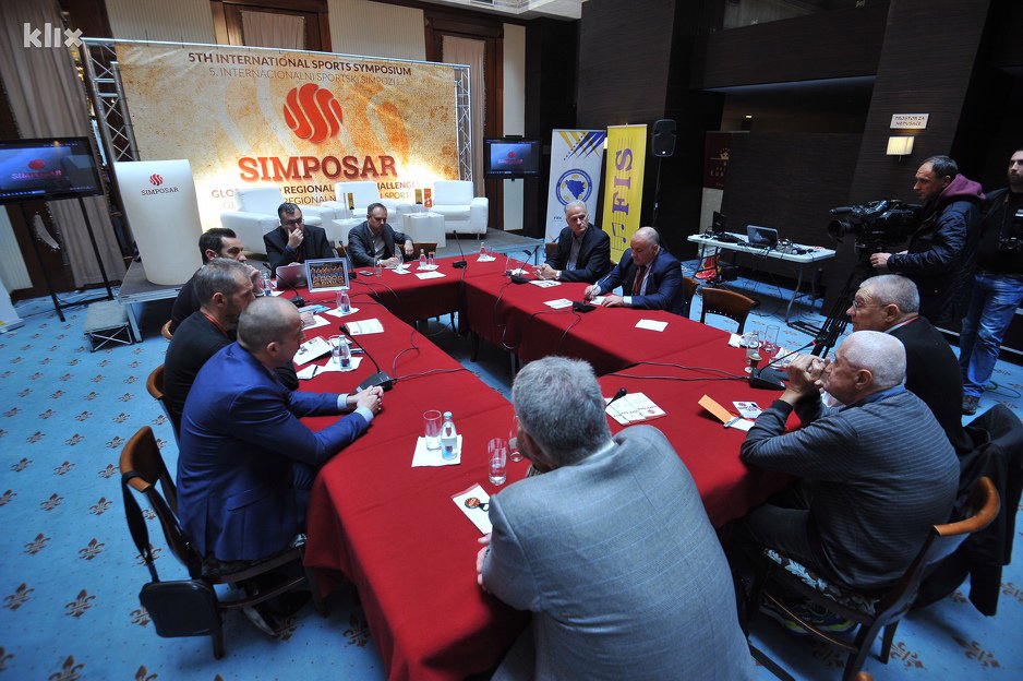 Od 48 saveza, čak 18 neregularno