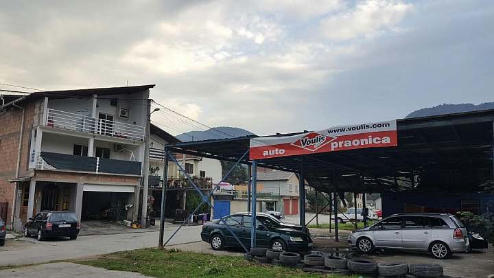 Potrebna radnica na poslovima usluživanja