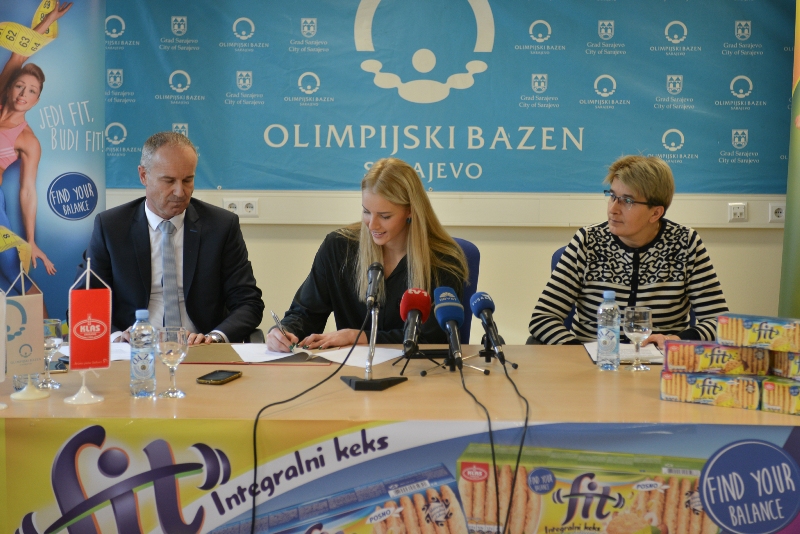 Klas i najbolja bh. plivačica Amina Kajtaz potpisali sponzorski ugovor