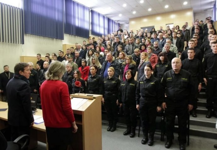FBiH bogatija za još 60 policajaca