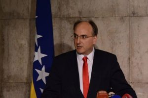 Vozila funkcionera i dalje imaju prednost ispred kola Hitne pomoći