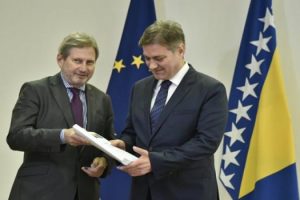 Propali tender za prijevod Upitnika EK vrijedan 620.000 KM, pročitajte uslove