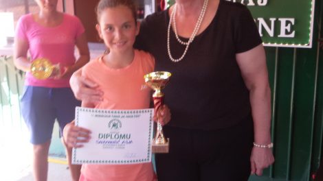 Asja Salkanović sa suprugom rahmetli Dr. Faruka Čišića