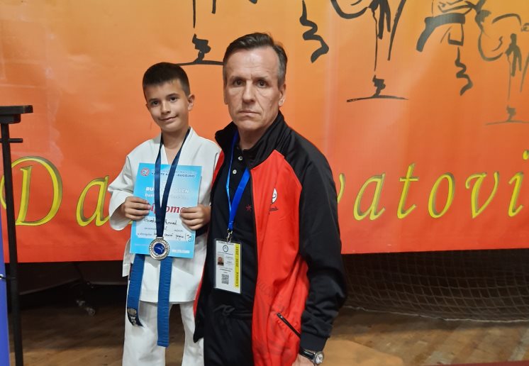 KK Internacional u Živinicama i Bugojnu